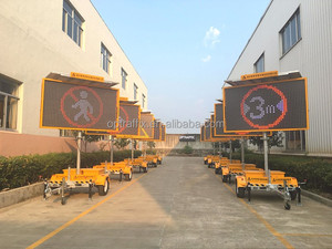 Affichage de signalisation variable (VMS) à 5 couleurs, programmable sur site, avec connexion Wi-Fi et télécommande Optraffic, pour le contrôle du trafic routier. - Product Image 5