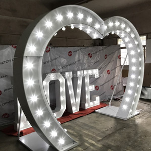 Letrero Decorativo LED Iluminado en Forma de Corazón para Arco de Boda o Fiesta - Product Image 1