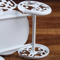 Support de gâteau en métal de haute qualité, Mini fil, pour mariage cupcakes, chariot de cendrillon, support de couleur blanche revêtue pour les fournitures, vente en gros