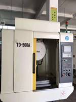 Mesin Bor dan Tap CNC Spindle Tunggal Kecepatan Tinggi DEFENG TD-500A Tipe Vertikal Sistem Kontrol Fanuc Taper BT30 Buatan China