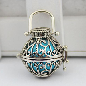 PL005 Bijoux vintage tendance, <span class=keywords><strong>pendentif</strong></span> <span class=keywords><strong>diffuseur</strong></span> d'huile essentielle de parfum en forme de papillon creux ouvert - Product Image 5