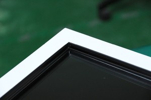 Pantalla táctil infrarroja de 1080x1920, full HD, vertical, 37 pulgadas - Product Image 2