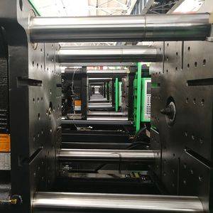 Bon prix 450T 500 tonnes force de serrage 3 gallons 5 gallons HDPE PP peinture seau Machine de moulage par injection - Product Image 5