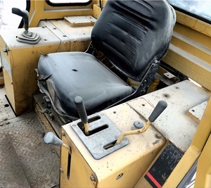 Caterpillar D5c Bulldozer sur chenilles Machine de construction d'occasion avec composants de base-Moteur et boîte de vitesses à vendre - Product Image 4