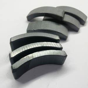 Bán Buôn Arc <span class=keywords><strong>Ferrite</strong></span> Nam Châm Đường Cong <span class=keywords><strong>Ferrite</strong></span> Nam Châm <span class=keywords><strong>Ferrite</strong></span> Nam Châm Động Cơ - Product Image 4
