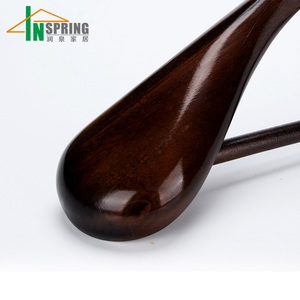 Inspring legno scuro di lusso ampia spalla tuta in legno appendiabiti personalizzato appendiabiti per panni - Product Image 4