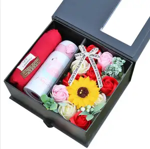 מפעל סיטונאי רומנטי עלה סבון פרחים עם בובת יום הולדת מתנה לילדה
