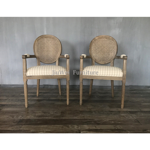 Chaise de salle à manger classique la plus vendue Fauteuil en bois massif avec design traditionnel pour restaurant ou mobilier de salon - Product Image 3