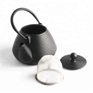 Théière japonaise en fonte noire avec <span class=keywords><strong>filtre</strong></span> à thé, pot classique noir et tasse à thé avec soucoupe - Product Image 5