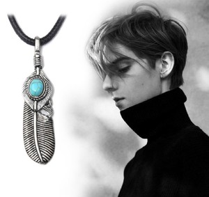 QN006 carattere Individuale marea maschio joker piuma richiede <span class=keywords><strong>collana</strong></span> <span class=keywords><strong>di</strong></span> pietra pino <span class=keywords><strong>collana</strong></span> che ristabilisce i sensi antichi in pelle corda - Product Image 3