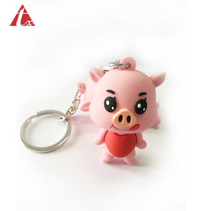 dibujos animados de plástico de juguete de silicona suave de pvc 3D cerdo jersey llavero morir corte de goma muñeca llavero - Product Image 5