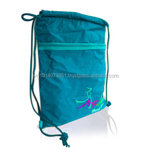 Sac fourre-tout en coton écologique taille personnalisée vert à la mode avec cordon de serrage impression de logo emballage cadeau de voyage de style uni - Product Image 3