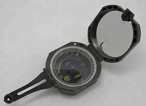 Ngoài trời thăm dò Survival đa công cụ thiết lập đa chức năng kỹ thuật số đo độ cao đồng hồ cầm tay gấp nhựa la bàn - Product Image 5