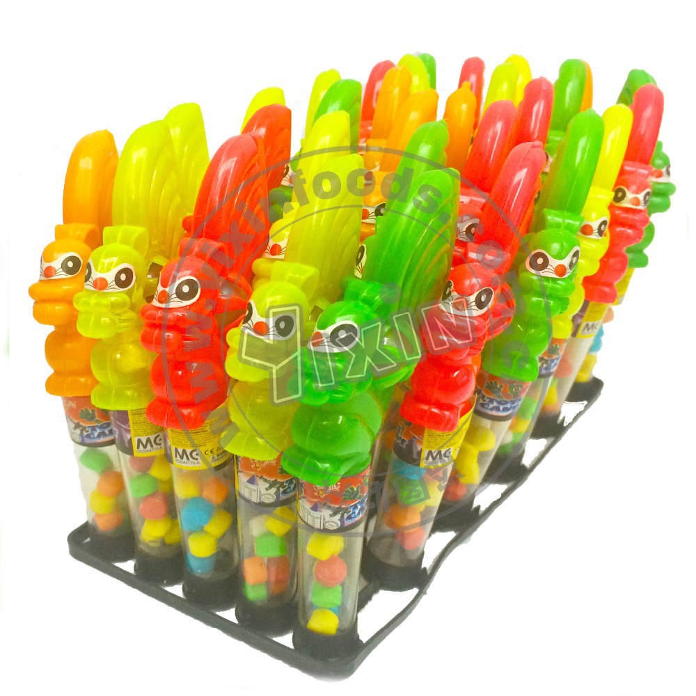 Симпатичный кролик китайская конфетная игрушка