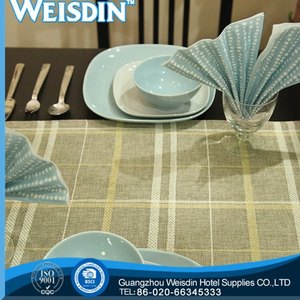 La maison nouveau style polyester,/chemins <span class=keywords><strong>de</strong></span> <span class=keywords><strong>table</strong></span> en coton bonhomme <span class=keywords><strong>de</strong></span> <span class=keywords><strong>neige</strong></span> avec le gland - Product Image 1
