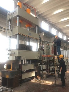 Presse hydraulique en vente chaude pour la fabrication de panneaux de réservoir d'eau SMC et de couvercles de regard - Product Image 4