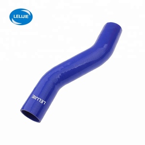 Tuyau supérieur en silicone pour <span class=keywords><strong>intercooler</strong></span> turbo 51702364/50508081 pour <span class=keywords><strong>Alfa</strong></span> <span class=keywords><strong>Romeo</strong></span> 147 <span class=keywords><strong>156</strong></span> 1.9 JTD berline - Product Image 2