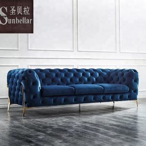 أريكة غرفة معيشة إيطالية بتصميم جديد ، أرجل أريكة فاخرة مخملية من 3 مقاعد للفنادق الذهبية من الفولاذ المقاوم للصدأ A824 - Product Image 2