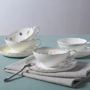 Vendita calda Inglese hotel in stile casa utilizzato da sposa di design di lusso floreale utilizzato osso tazza di Porcellana set piattino