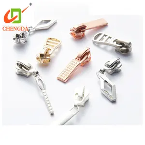 CHENGDA Bán Buôn Thiết Kế Quần Áo Injection Molding Mạ Zipper Runner <span class=keywords><strong>Slider</strong></span> <span class=keywords><strong>Puller</strong></span> - Product Image 1