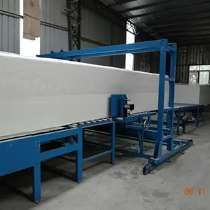 Horizontal automatic continuous foaming machine