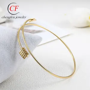 Cupid 'S Arrow Cuff กำไลข้อมือสำหรับผู้หญิงในรูปแบบกำไลข้อมือสแตนเลสสีทอง