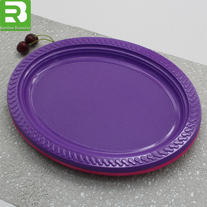 Assiettes jetables en plastique argentées pour fête - Product Image 3