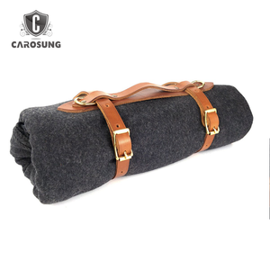 Cinghia Porta Tappetino Yoga in Pelle Marrone Personalizzata con Tracolla Regolabile - Product Image 3