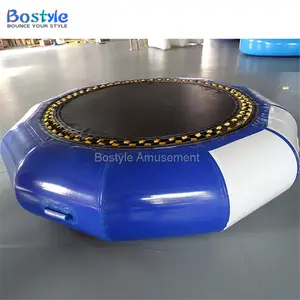 2024 Venda imperdível trampolim flutuante inflável feito sob medida para diversão