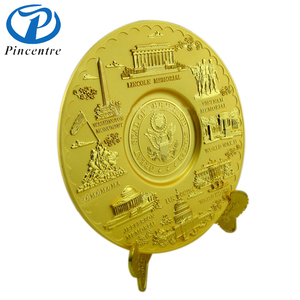 Plaque commémorative de souvenir touristique en émail avec logo en relief personnalisé en métal - Product Image 3