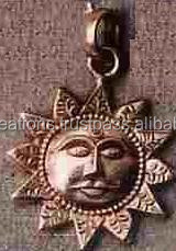 Colgante en forma de Sol de Plata de Ley 925 con moissanita o diamante para regalo fabricado y exportado por proveedor indio - Product Image 2
