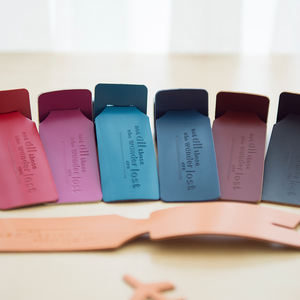 Etiquetas de equipaje de viaje personalizadas, etiqueta de viaje en relieve de cuero genuino en blanco, logotipo personalizado disponible - Product Image 5