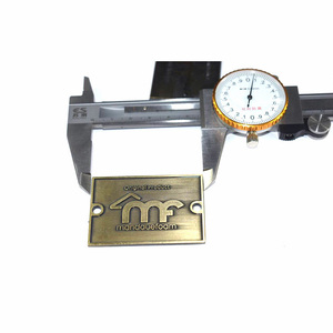 Số Lượng Lớn Cá Nhân Hoá Tùy Chỉnh Logo Tên Nơi Thiết Kế Dập Nổi Brass Kim Loại Tên Nơi Cho Đồ Nội Thất - Product Image 5