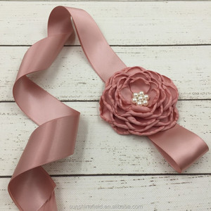 Banda larga Flor <span class=keywords><strong>de</strong></span> satén a <span class=keywords><strong>juego</strong></span> perla en <span class=keywords><strong>el</strong></span> centro varios colores en capas flor tocado - Product Image 4