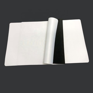 <span class=keywords><strong>Tapis</strong></span> <span class=keywords><strong>de</strong></span> jeu <span class=keywords><strong>de</strong></span> cartes personnalisé en <span class=keywords><strong>néoprène</strong></span> imprimé couleur unie noir bleu vert rouge - Product Image 6