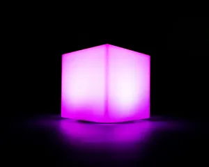 Cubo led em plástico para área externa 3d, chique, cor plástica, alimentado por bateria, luz ambiente mágico