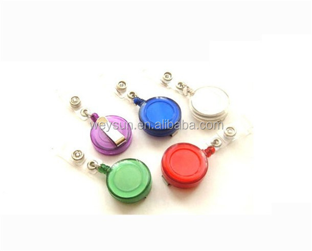 Выдвижная катушка для значков