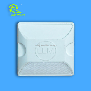 Fabricación directa <span class=keywords><strong>doble</strong></span> <span class=keywords><strong>cara</strong></span> Super brillante celosía reflectores gato ojo plástico camino Stud - Product Image 3