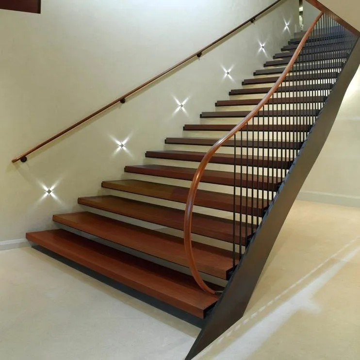 Escalier droit en fer, 4 pièces, avec cadre métallique et marche en bois