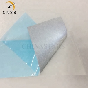 Ruban de transfert de chaleur en vinyle réfléchissant ignifuge à film PET argenté <span class=keywords><strong>haute</strong></span> <span class=keywords><strong>visibilité</strong></span> pour vêtements de sécurité - Product Image 4