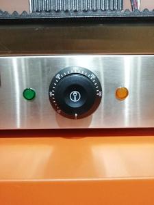Plancha Eléctrica para Sándwiches, Parrilla de Contacto, Parrilla para Paninis con Certificación CE ASQ 811 - Product Image 4