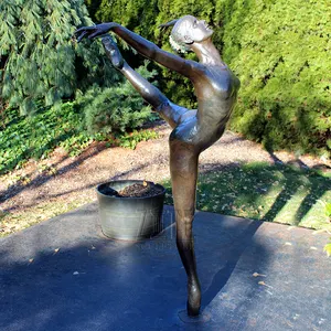 庭の装飾エレガントな等身大の女性バレエダンサーブロンズバレリーナガール彫刻像