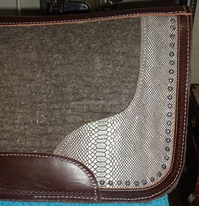 Selle de cheval Rider's Trust 32 x 32 pouces, gris naturel, 100 % feutre de laine mérinos, 1,25 pouces, cuir véritable, selle western - Product Image 3