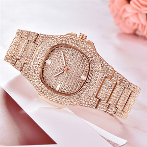 <span class=keywords><strong>Montre</strong></span> pour <span class=keywords><strong>homme</strong></span> DAICY, nouveau design hip-hop, grosse pierre brillante en diamant - Product Image 3