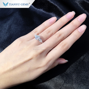 Nhẫn Kim Cương Moissanite 14K, Nhẫn Vàng Trắng 18K, Hình Quả Lê Và Tròn 1,5ct, Tianyu Gems - Product Image 4