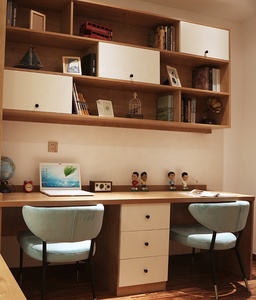 Pratico a buon mercato stabile libreria in legno con porta in vetro e cassetti - Product Image 6
