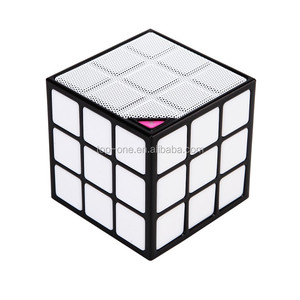 2016 Colores de luz LED Cube <span class=keywords><strong>altavoz</strong></span> sin hilos del bluetooth para el <span class=keywords><strong>iphone</strong></span> - Product Image 3