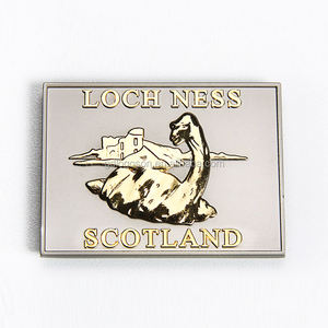 Imán de Nevera Personalizado con el Monstruo de Loch Ness, Recuerdo Turístico de Escocia, Imán de Nevera con Gaitero Escocés - Product Image 2