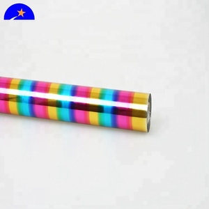 Lámina de Estampado en Caliente Holográfica PET con Efecto Arcoíris para Cuadernos, Grosor de 12 micras, Colores Dorado/Plateado/Rojo/Mate, Marca Xineli - Product Image 2