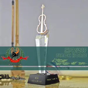 Einzigartiges Design Schöne Metal Violin Shaped Crystal Award Music Trophy